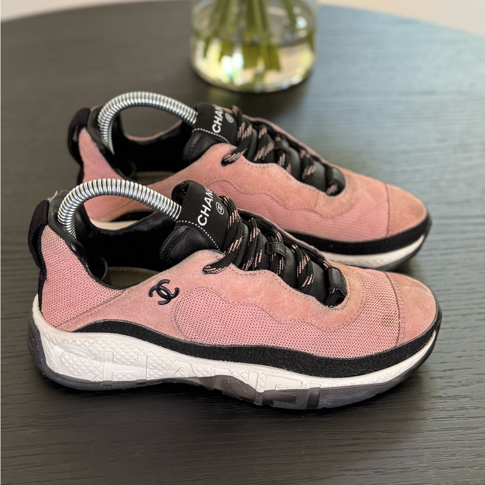 2021 CHANEL Sneakers size 37